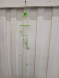 lot 40480 image: Green Hummingbird Wind Chime - Retail $15