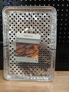 lot 40484 image: BBQ Grill Foil Drip Pans 2 Pack - Retail $10