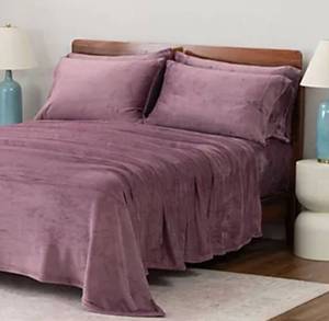 lot 40492 image: Berkshire Velvetsoft Sheet Set with Two extra Pillowcases. Twin XL - Retail $65