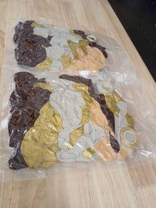 lot 40499 image: Party Decorations two pack - Retail $19