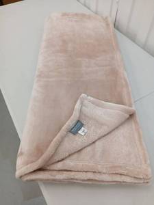 lot 40517 image: Plush Blush Pink Throw Blanket 72 inches x 60 inches - Retail $38