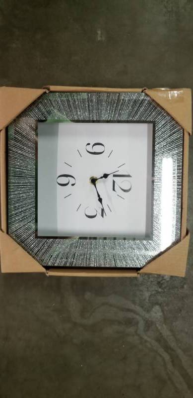 lot 2234 image: 10x10 Glitter Rays wall clock