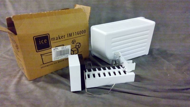 lot 2298 image: Frigidaire IM116000 4lb Ice Maker Kit