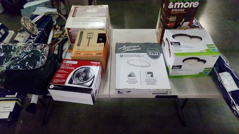 lot 2306 image: Bulk lot of items on table