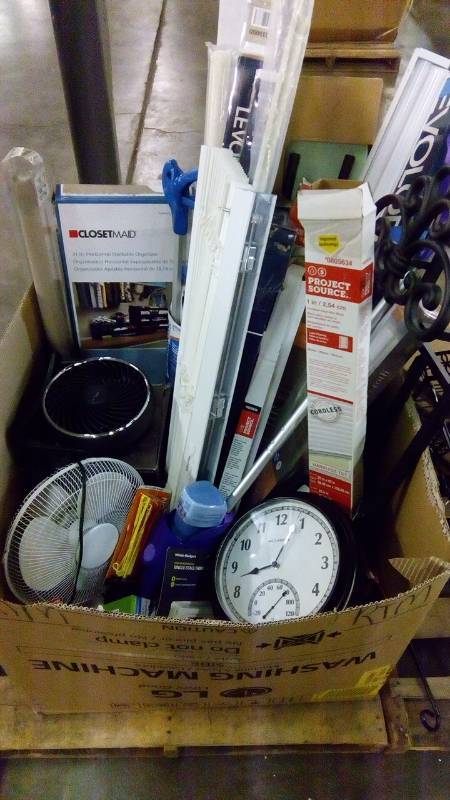 lot 2308 image: pallet lot of miscellaneous home items