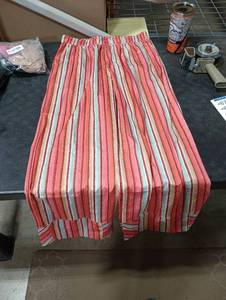 lot 8721 image: MakeMeChic Womens Striped Pants UNKNOWN SIZE