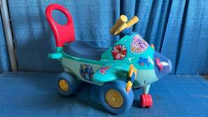 lot 4000 image: Disney Lilo & Stitch Airplane Ride-On Toy - Retail $73