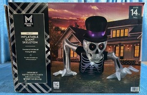 lot 4018 image: Members Mark 15 Pre-Lit Giant Skeleton Airblown - Retail $300