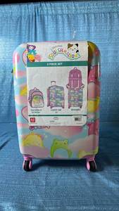 lot 4020 image: Squishmallows 2-Piece Luggage Set - Retail $45