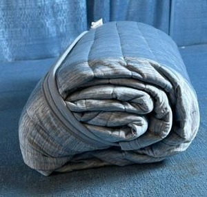 lot 4027 image: Hudson & Main Cooling Throw Blanket 60 x 70 - Retail $17