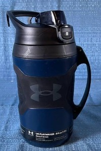 lot 4029 image: Under Armour Playmaker 64oz Insulated Water Jug - Retail $28