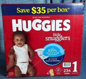 lot 5010 image: Huggies Little Snugglers, Size 1 (up to 14lb), 234 Diapers