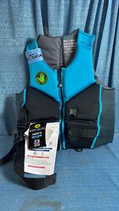 lot 5020 image: Body Glove Mens Large Life Vest, Chest Size 41in-45in, User Weight 90lbs