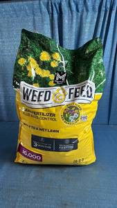 lot 5027 image: Members Mark Weed & Feed Lawn Fertilizer - 45.6lb