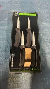 lot 6000 image: Members Mark Professional Paring Knives Set 4-Pack