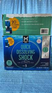 lot 6043 image: Members Mark Quick Dissolving Pool Shock Treatment - 20 Pack and 10 test strips
