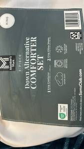 lot 6063 image: Members Mark King Size Alternative Down Comforter Set KING