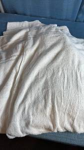 lot 7051 image: Members Mark Premium White Cotton Bath Towels 5pc Set