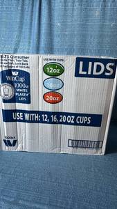lot 7060 image: WinCup White Plastic Drink Lids - 1000 Count