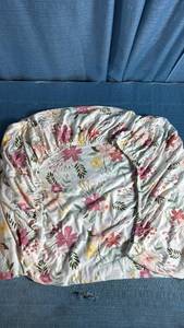 lot 7072 image: Floral Print Cotton Fitted Crib Sheet