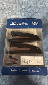lot 7084 image: Swingline Stapler Office Set