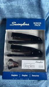 lot 7086 image: Swingline Desktop Stapler 3 pc Set