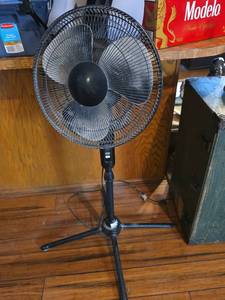 lot 112 image: Comfort Zone Pedestal Fan