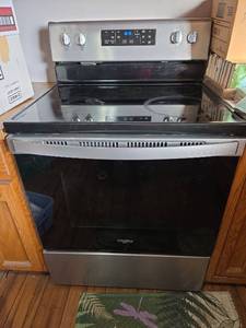 lot 117 image: Whirlpool Glass Top Electric Range with Digital Controls