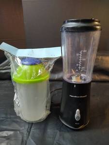 lot 207 image: Hamilton Beach Single-Serve Personal Blender and New Salad Serving Shaker