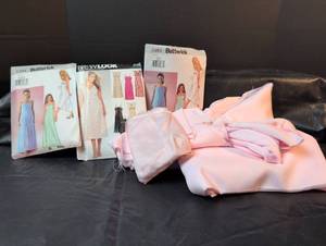 lot 232 image: Dress Making Bundle with Patterns and Fabric