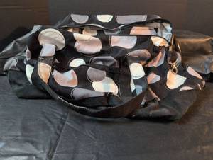 lot 233 image: Thirty One Polka Dot Craftbag