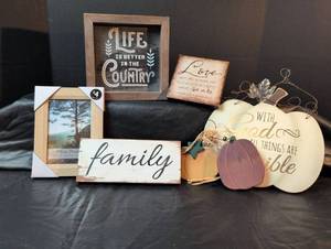 lot 244 image: Rustic Country Home Decor Collection