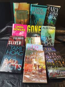lot 267 image: Popular Authors Book Collection, Thriller, Suspense and Contemporary