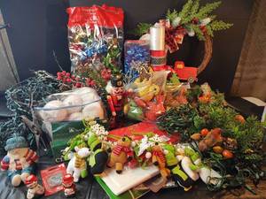 lot 314 image: Christmas Decoration Collection with Tree Skirt and Snowball Game