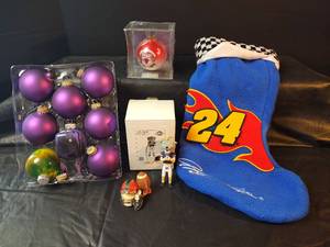 lot 319 image: Sports Collectibles Holiday Bundle