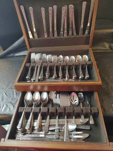 lot 338 image: Vtg Complete Interpur Silverware Set in Wooden Storage Box with Drawer