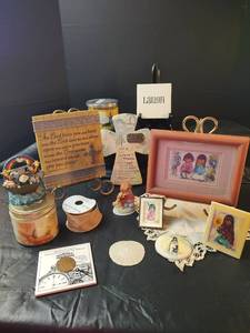 lot 340 image: Mixed Lot, De Grazia Art and Christian Decor Collection and More