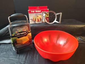 lot 348 image: New Microplane Box Grater & New Fruit Wedger Kitchen Set with Red Plastic Bowl