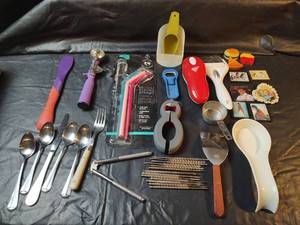 lot 352 image: Mixed Kitchen and Bar Tools Collection