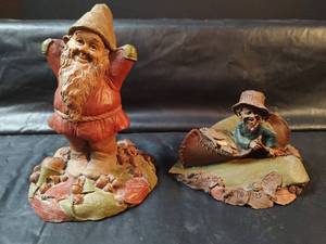 lot 362 image: Figurines