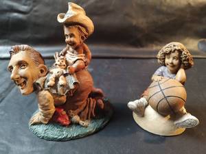 lot 363 image: Cairn Studio Tom Clark Figurines