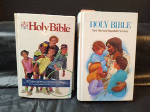 lot 367 image: Childrens Bible Collection Set