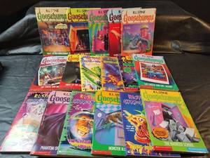 lot 369 image: R.L. Stine Goosebumps Book Collection