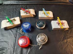 lot 372 image: Vintage YoYos and Model Diecast Aircraft Collection
