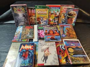 lot 373 image: Classic Childrens Literature Book Collection