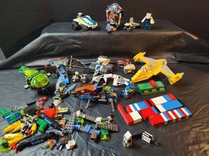 lot 388 image: LEGO Space Building Parts and Pieces Lot