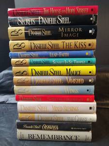 lot 403 image: Danielle Steel Hardcover Book Collection
