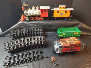 lot 421 image: Rio Grande Western Model Train Set, Includes Instructions for Smoking Mechanism