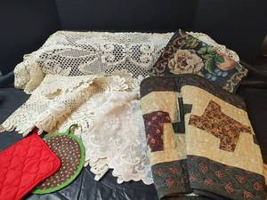 lot 428 image: Assorted Table Runners and More