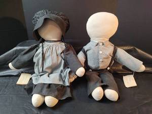 lot 437 image: Vintage Handmade Amish Style Cloth Doll